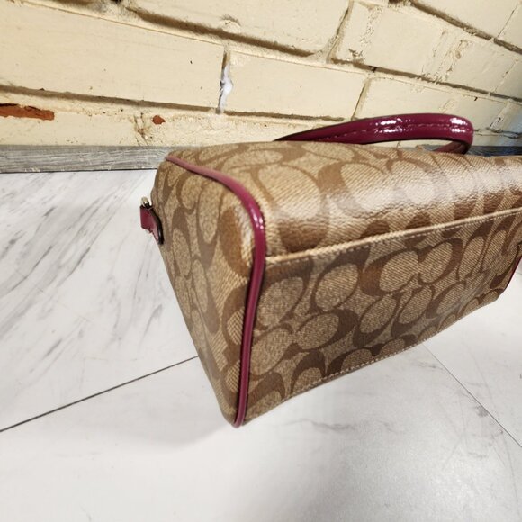 Nwot Coach Rowen Signature C's Crossbody Bag Purse - Picture 10 of 13